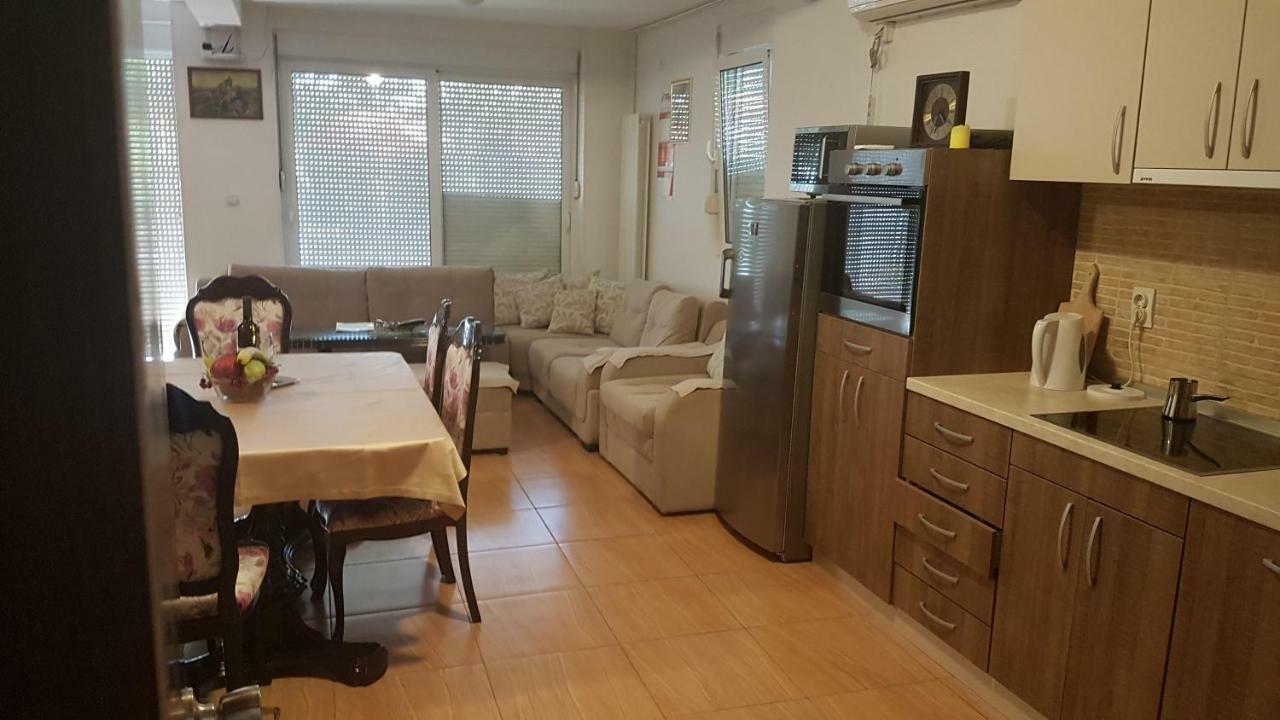 Apartmani Neda Bane Petrovac Exteriér fotografie