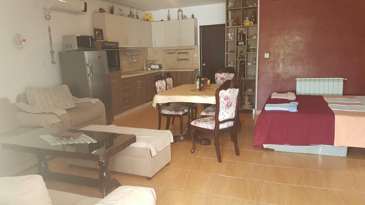 Apartmani Neda Bane Petrovac Exteriér fotografie