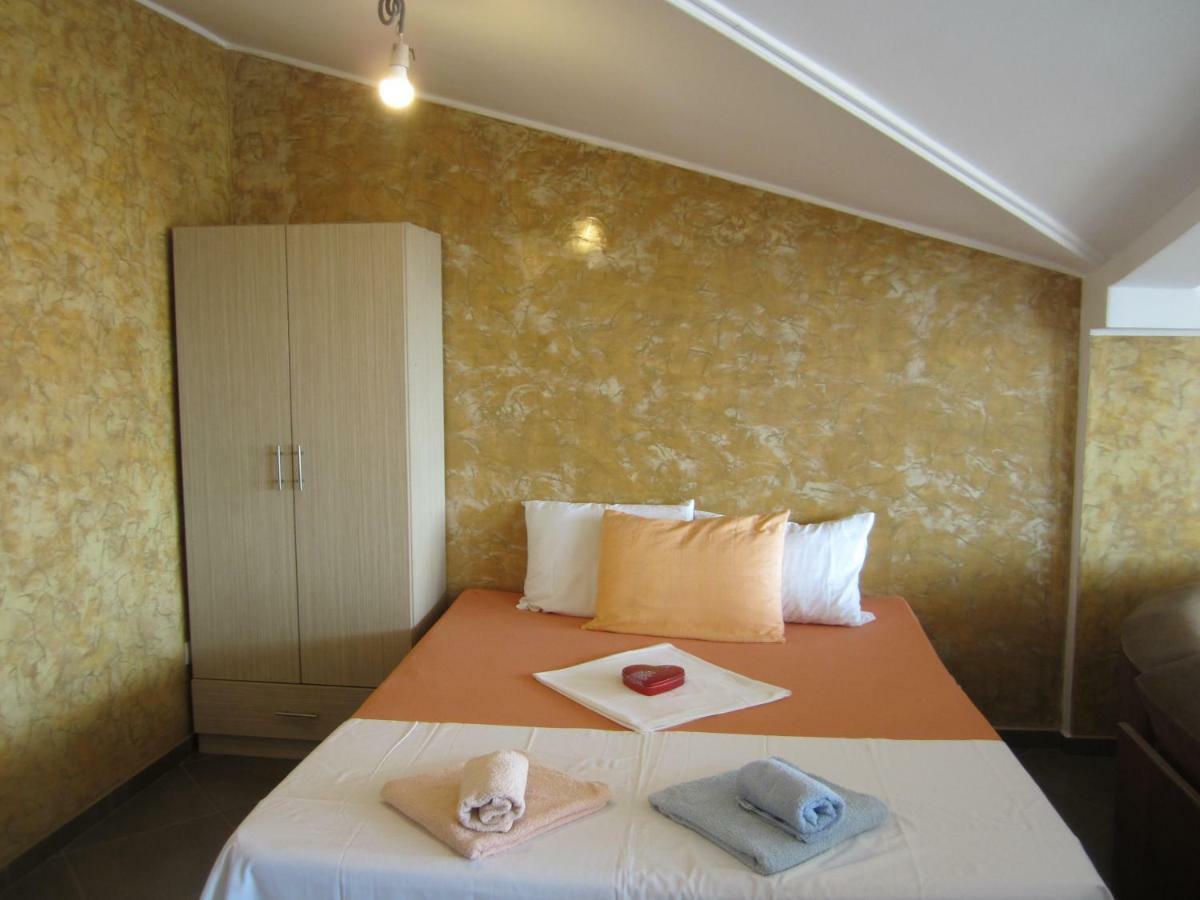 Apartmani Neda Bane Petrovac Exteriér fotografie